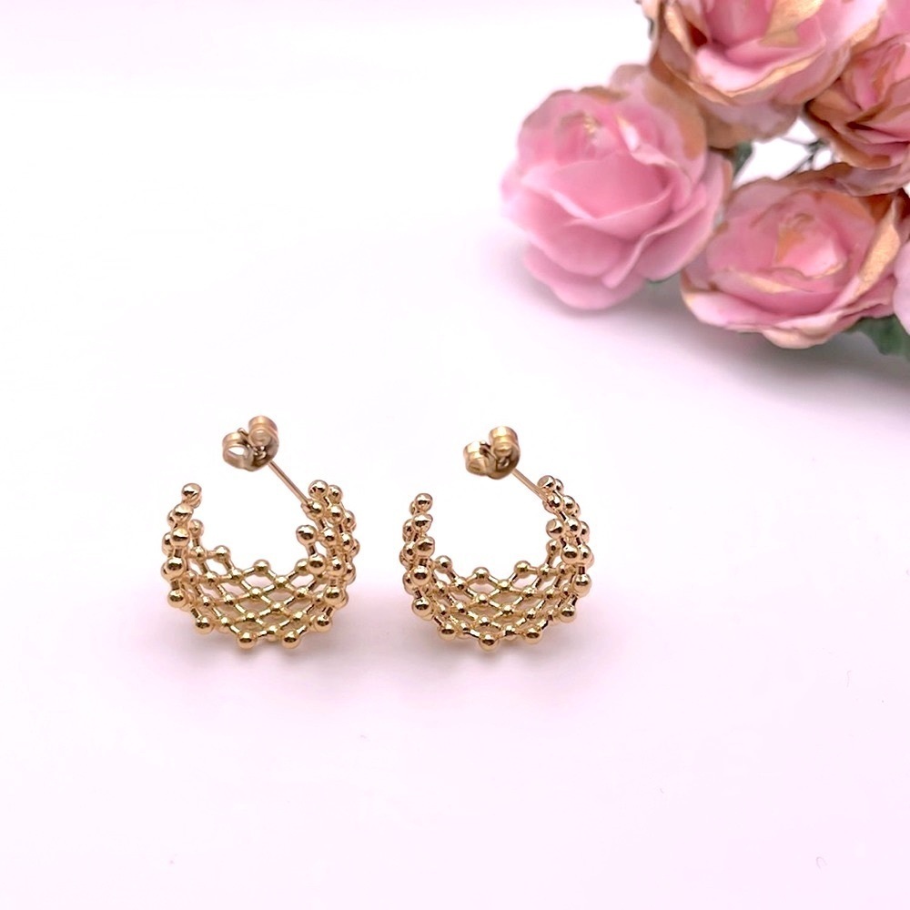 18k Gold Plated Grid C-Shape Hoop Earrings - Picture 2 of 8